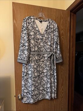 NWT XL Talbots Black and White Floral V-Neck Midi Dress with Striped Waist Tie